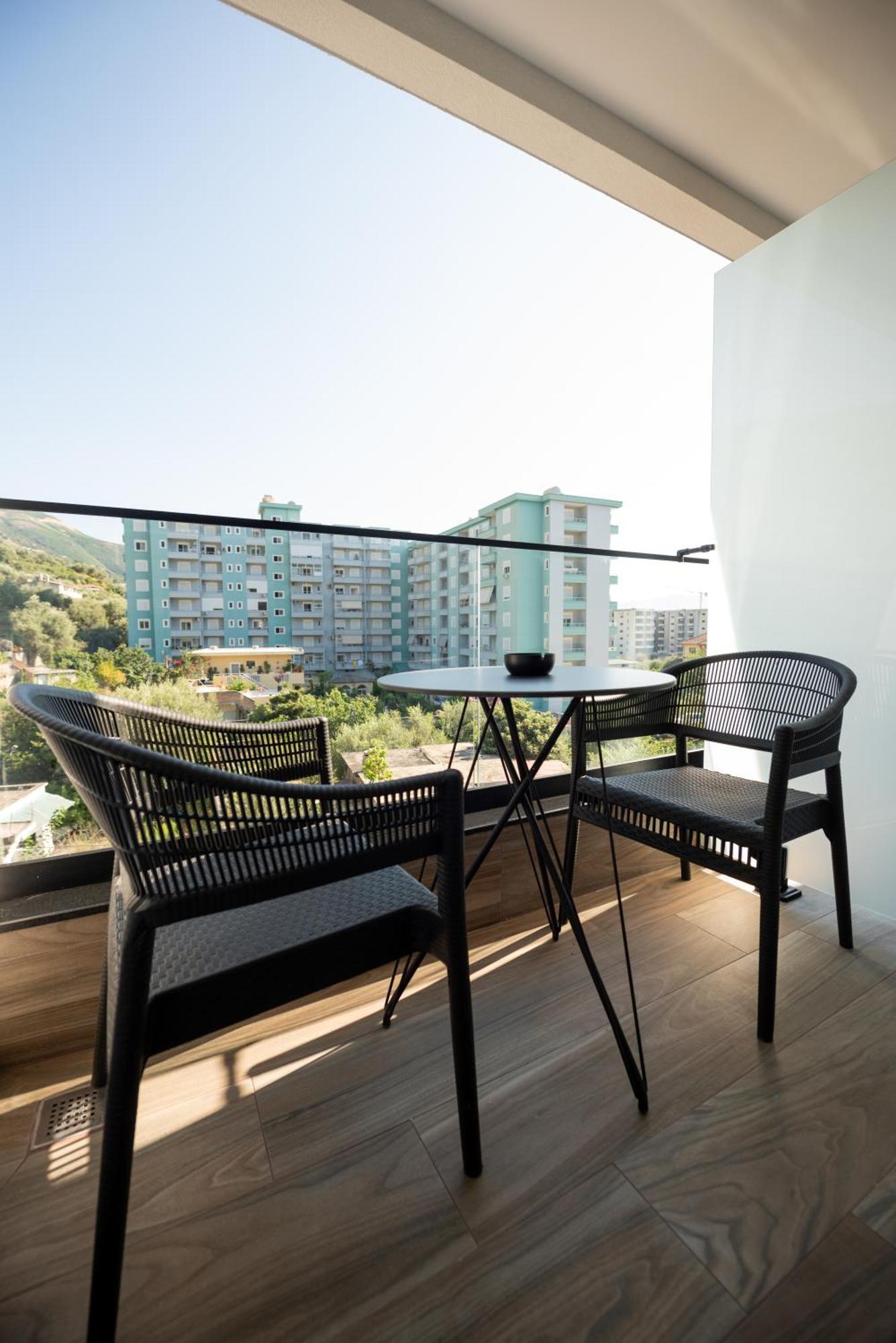 Calma Boutique Hotel Влёра Экстерьер фото