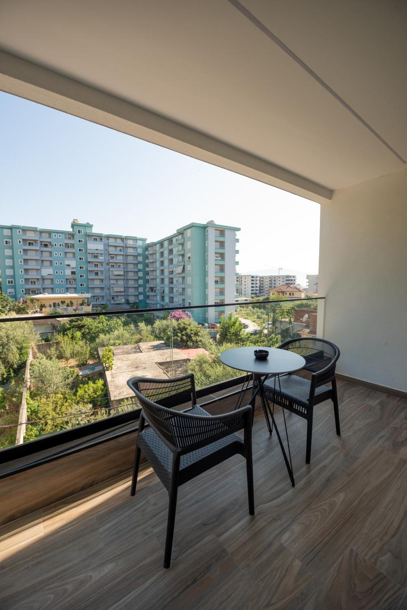 Calma Boutique Hotel Влёра Экстерьер фото