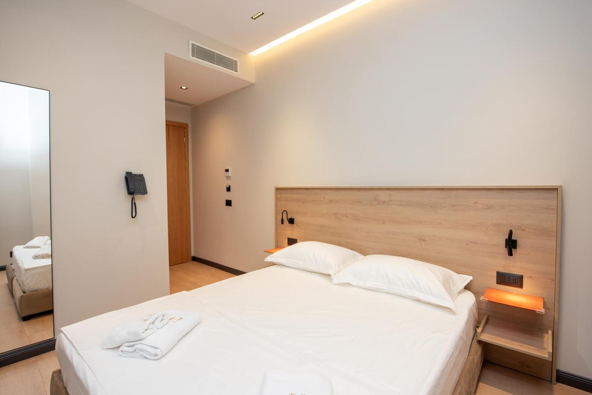 Calma Boutique Hotel Влёра Экстерьер фото