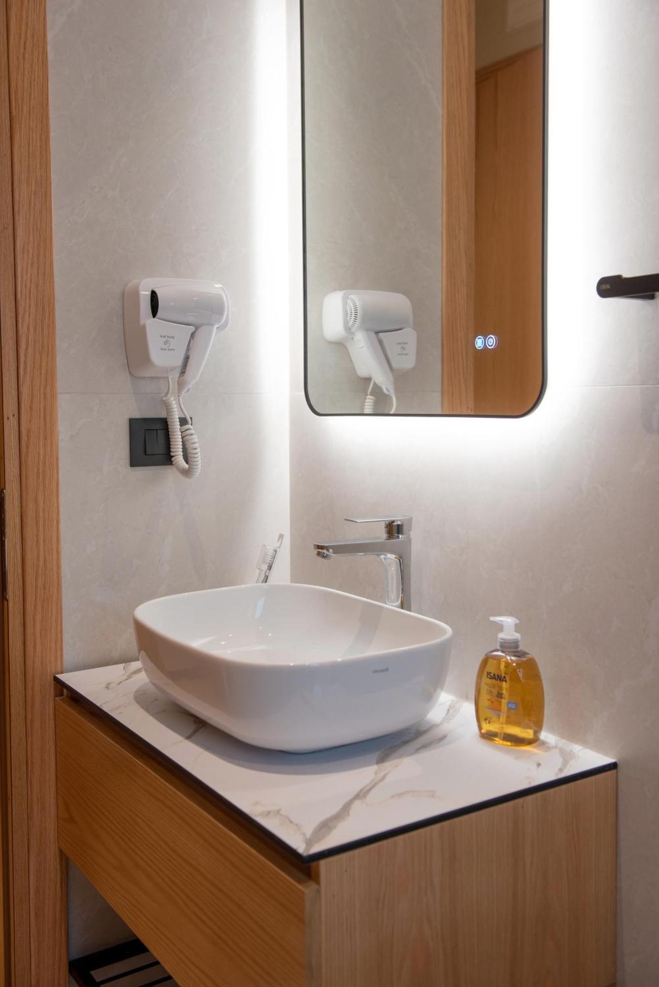 Calma Boutique Hotel Влёра Экстерьер фото