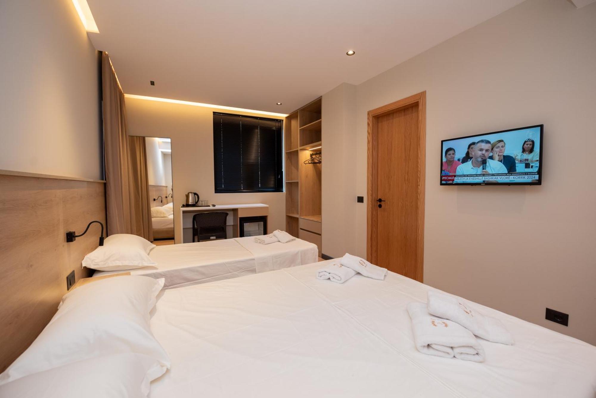 Calma Boutique Hotel Влёра Экстерьер фото