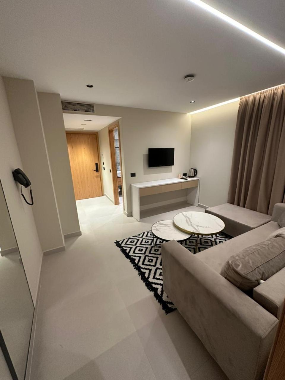 Calma Boutique Hotel Влёра Экстерьер фото