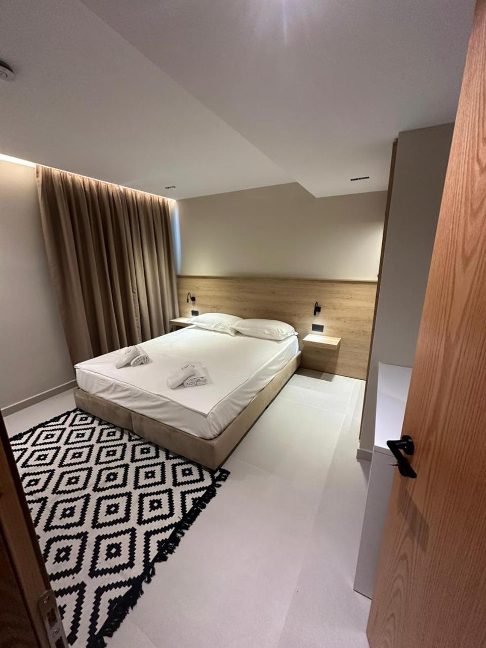 Calma Boutique Hotel Влёра Экстерьер фото